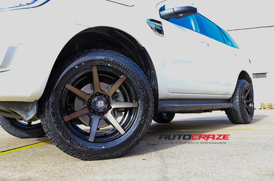 FORD EVEREST AVALANCHE MACHINED FACE MATTE BLACK DARK TINT